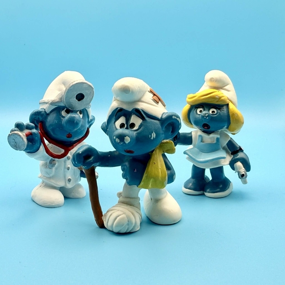 🤍💙Hospital Smurf Figurine Set💙🤍 - Picture 1 of 9